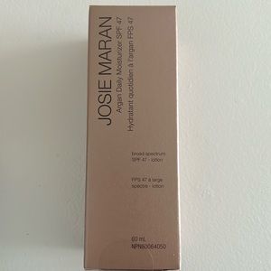 Josie Maran Argan Daily Moisturizer SPF47